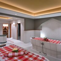 Hotel Bora Hamam Lithos massageliege Intarsien